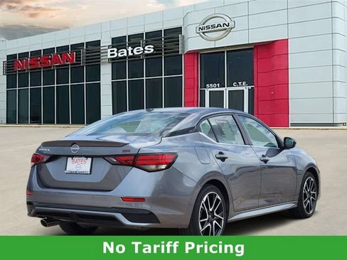 Used 2025 Nissan Sentra SR FWD image 4