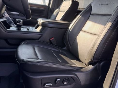 Used 2022 GMC Sierra 1500 Denali w/ Denali Reserve Package image 13