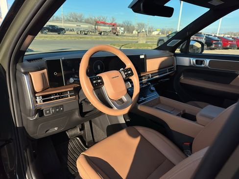 Certified 2025 Hyundai Santa Fe Limited image 13