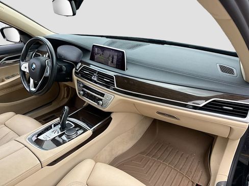 Used 2020 BMW 740i w/ Cold Weather Package RWD image 33
