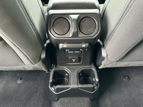 Used 2020 Jeep Wrangler Unlimited Sahara AWD/4WD image 23