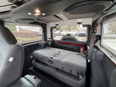 Used 2021 Jeep Wrangler Sport image 23