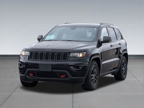 Used 2018 Jeep Grand Cherokee Trailhawk AWD/4WD image 9