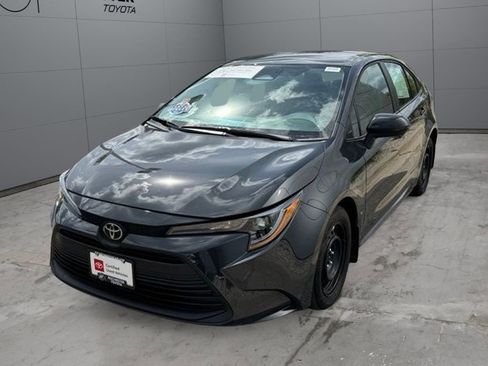 Certified 2025 Toyota Corolla LE FWD image 30