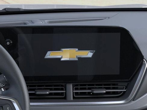 New 2026 Chevrolet Trax LT w/ Sunroof Package FWD image 20