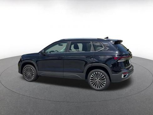 Used 2026 Volkswagen Taos SE FWD image 9
