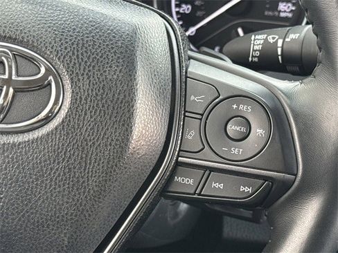 Used 2024 Toyota Camry SE image 14