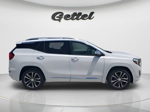 Used 2020 GMC Terrain Denali w/ Denali Premium Package FWD image 4