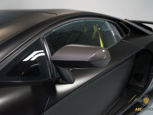 Used 2019 Lamborghini Aventador SVJ image 13