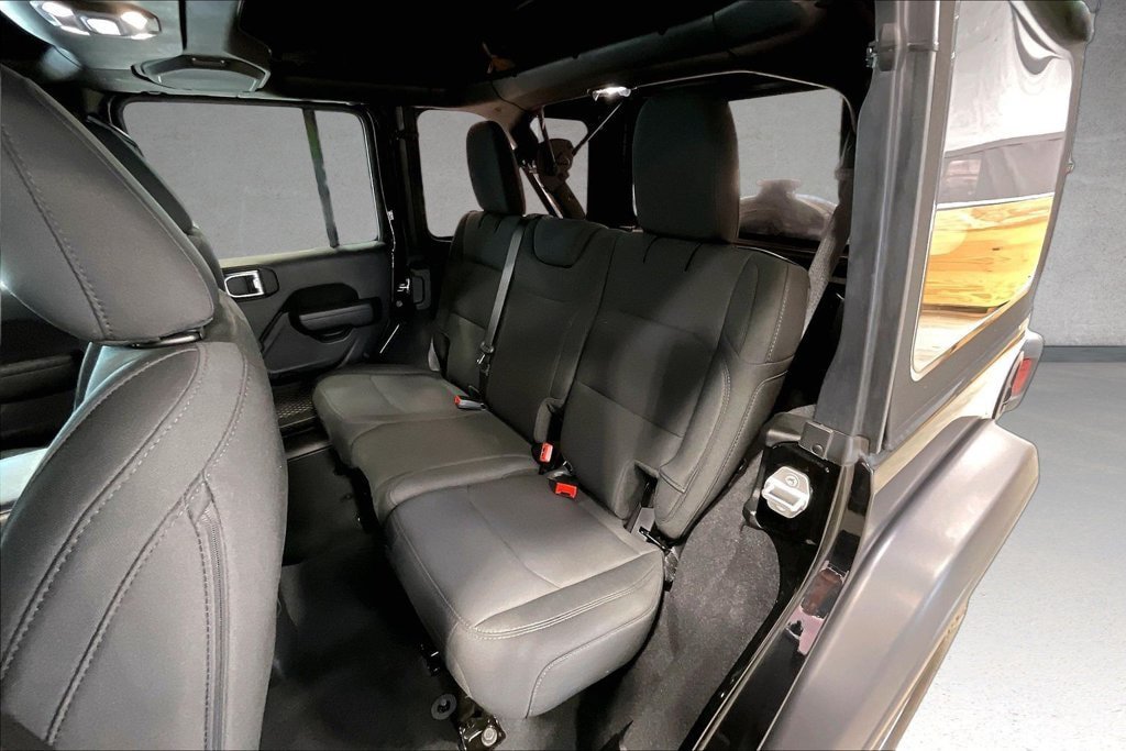 Used 2022 Jeep Wrangler Unlimited Sport AWD/4WD image 23