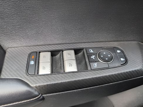 Used 2024 Mitsubishi Outlander AWD image 18