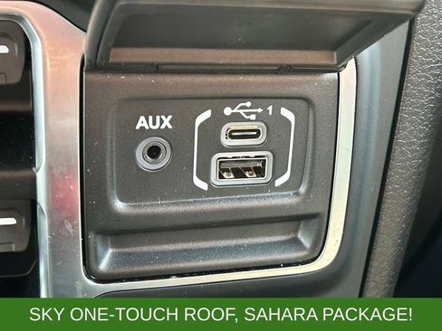 Used 2025 Jeep Wrangler Unlimited Sahara w/ Safety Group AWD/4WD image 28