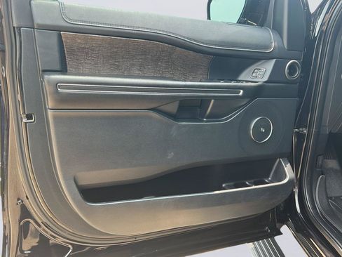 Used 2020 Ford Expedition Limited RWD image 8