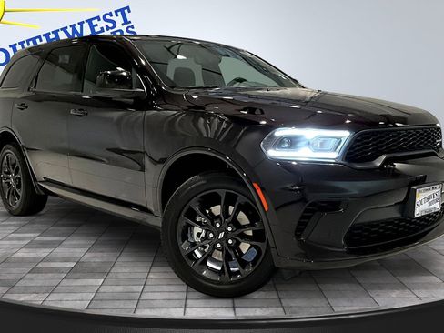 Used 2025 Dodge Durango GT image 3
