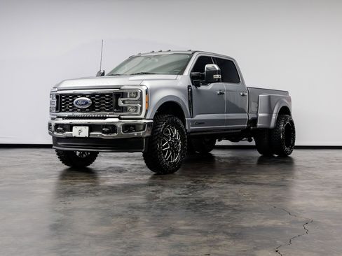 Used 2023 Ford F350 Lariat w/ Lariat Ultimate Package image 7