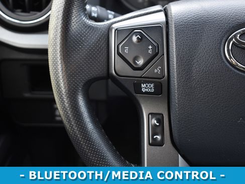 Used 2016 Toyota Tacoma TRD Sport w/ Towing Package image 12