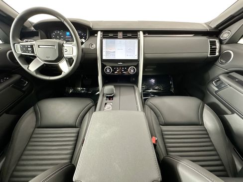Used 2025 Land Rover Discovery S image 21