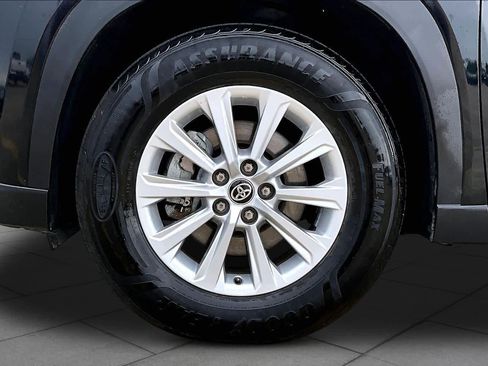 Used 2024 Toyota Grand Highlander XLE image 11