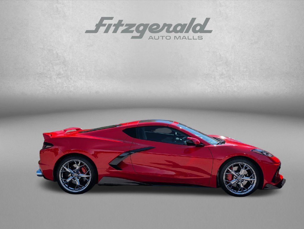 Used 2022 Chevrolet Corvette Stingray Premium Cpe w/ Z51 Performance Package RWD image 3
