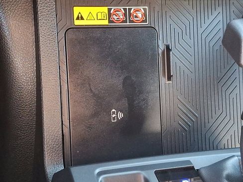 Used 2025 Toyota Tacoma TRD Off-Road image 25