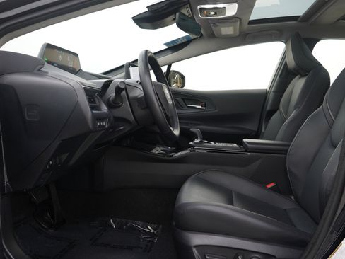 Used 2025 Toyota Prius AWD image 18