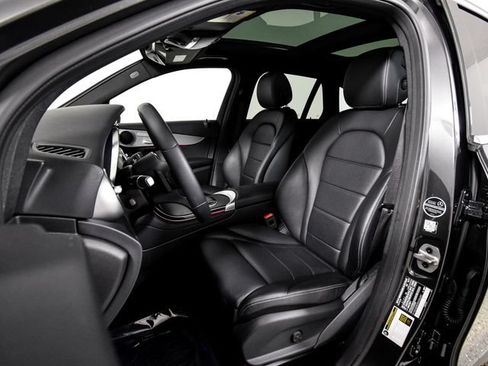 Certified 2022 Mercedes-Benz GLC 300 image 4