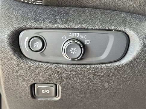 Used 2025 Chevrolet Blazer LT image 14