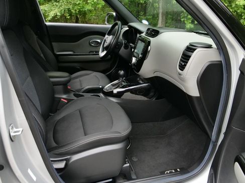 Used 2019 Kia Soul + w/ Audio Package image 30