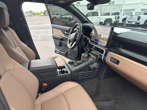Used 2026 Toyota 4Runner Limited AWD/4WD image 35