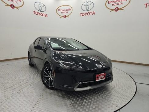 Used 2023 Toyota Prius XLE FWD image 1
