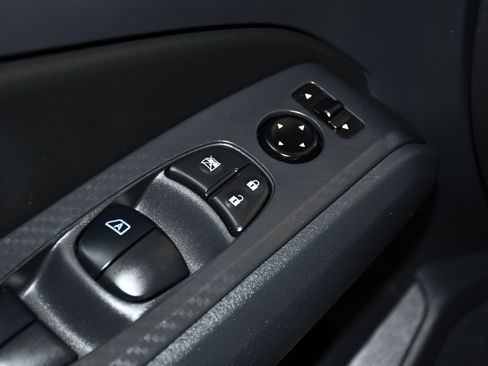 Used 2024 Nissan Altima 2.5 SV FWD image 32