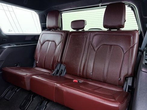 Used 2023 Ford Expedition Limited AWD/4WD image 40