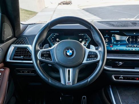 Certified 2025 BMW X7 M60i image 16