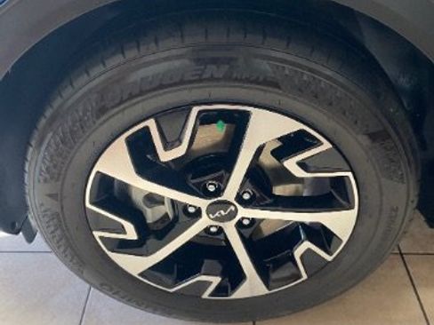 Used 2023 Kia Sportage EX FWD image 28