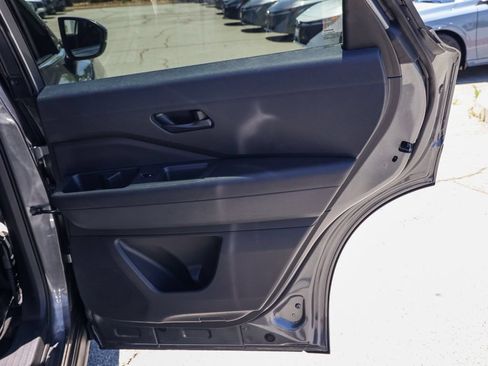 Used 2024 Nissan Pathfinder SV FWD image 19
