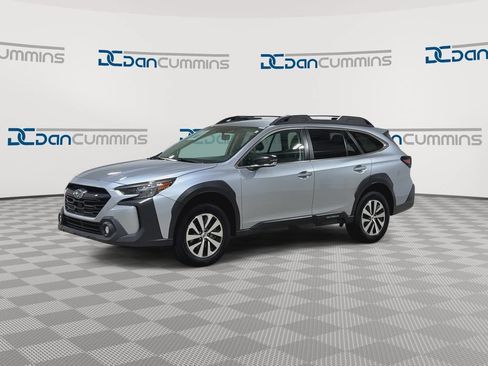 Used 2024 Subaru Outback Premium AWD/4WD image 4
