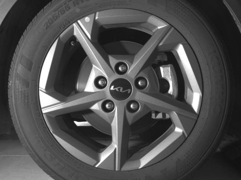 Used 2025 Kia K4 FWD image 13