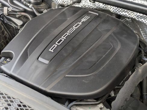 Used 2018 Porsche Macan image 24