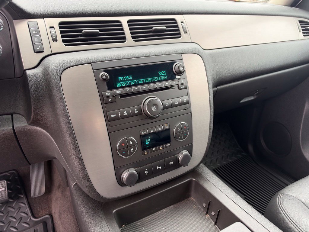 Used 2014 Chevrolet Silverado 3500 LTZ w/ LTZ Plus Package AWD/4WD image 39
