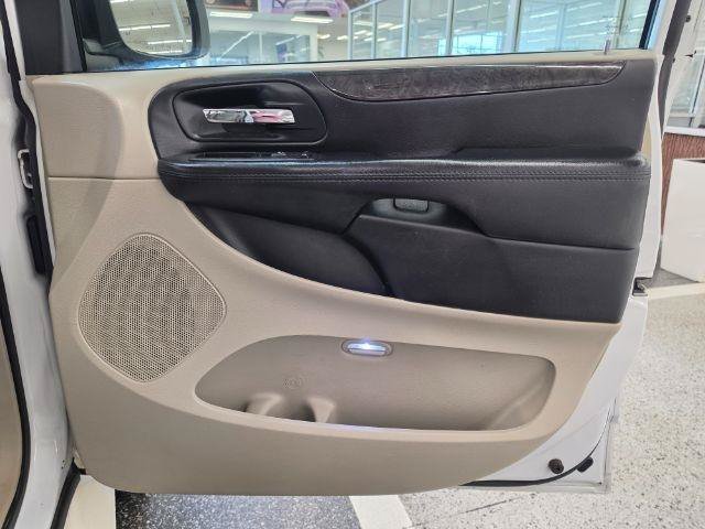 Used 2016 Dodge Grand Caravan SE w/ Quick Order Package 29E SE FWD image 24