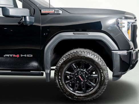 Used 2025 GMC Sierra 2500 AT4 w/ AT4 Premium Plus Package image 6