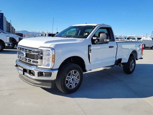 New 2025 Ford F350 XLT image 4