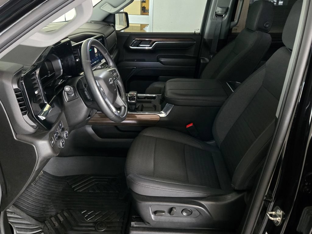 Certified 2024 Chevrolet Silverado 1500 RST w/ Z71 Off-Road Package AWD/4WD image 21
