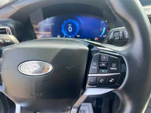 Used 2024 Ford Explorer Platinum w/ Technology Package AWD/4WD image 30