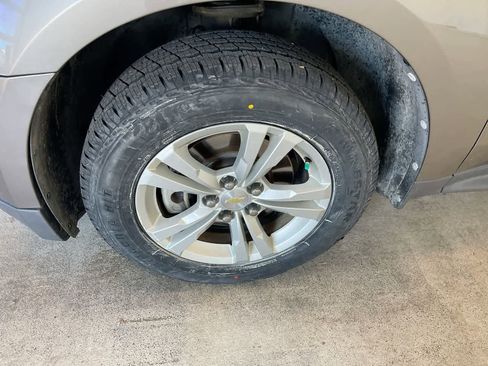 Used 2010 Chevrolet Equinox LT image 10