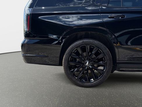 Used 2026 Cadillac Escalade Platinum Sport w/ LPO, ONYX Package AWD/4WD image 19