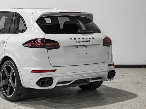 Used 2016 Porsche Cayenne GTS image 13