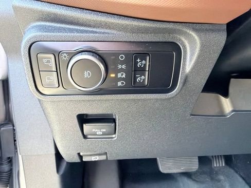 Used 2024 Ford Bronco Outer Banks w/ Sasquatch Package AWD/4WD image 14