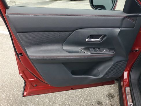 New 2026 Nissan Kicks SR w/ Illumination Package FWD image 14