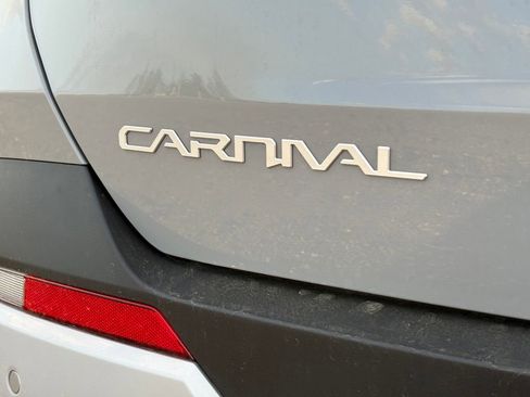New 2026 Kia Carnival EX FWD image 10